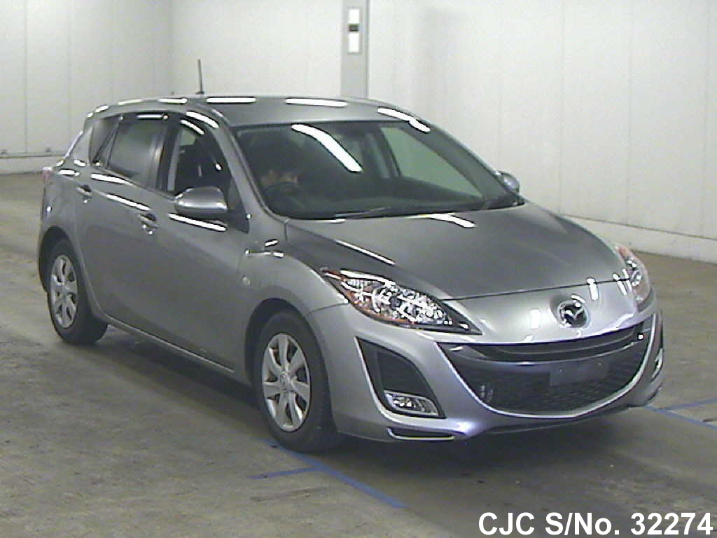 Mazda axela из японии