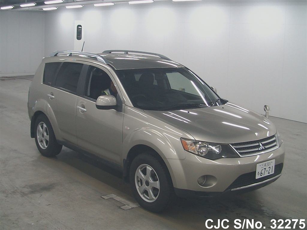 2005 Mitsubishi Outlander Golden for sale | Stock No. 32275 | Japanese ...