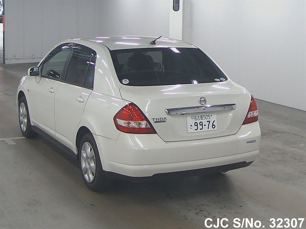 Nissan tiida latio 2010