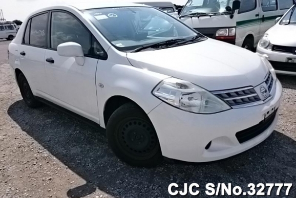 2008 Nissan / Tiida Latio Stock No. 32777
