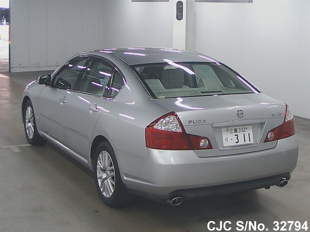 Nissan fuga 4wd