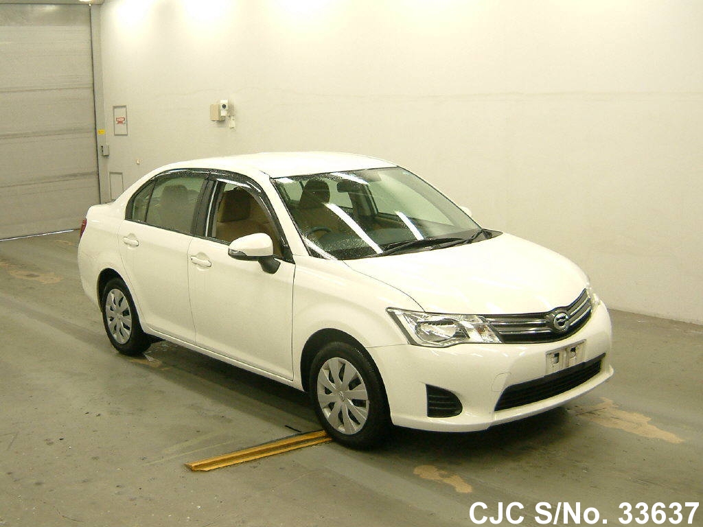 Toyota corolla axio 2012