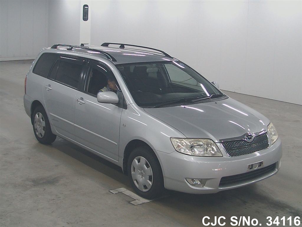 Toyota fielder 2004