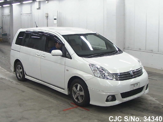 2004 Toyota / Isis Stock No. 34340