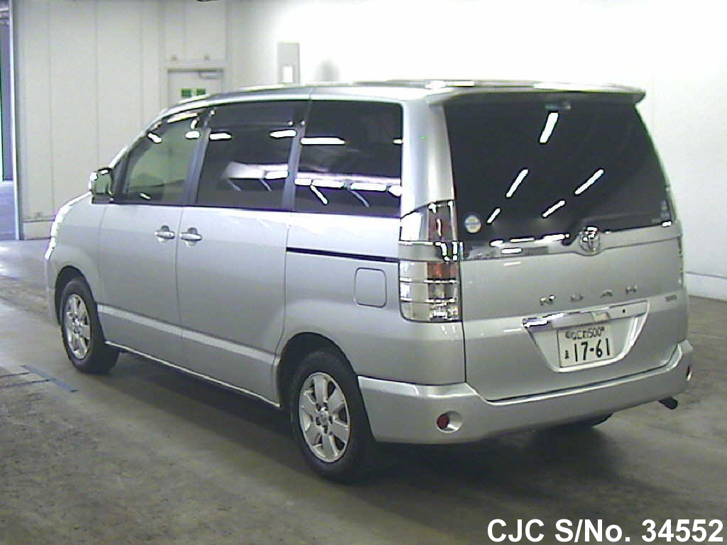 Toyota noah 2003