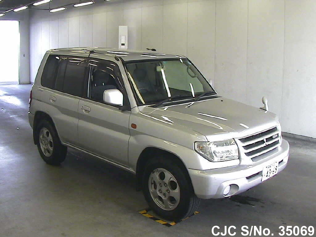 Mitsubishi pajero io 2001