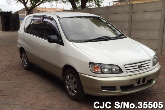 1997 Toyota / Ipsum Stock No. 35505