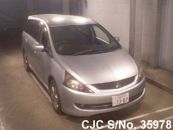 2005 Mitsubishi / Grandis Stock No. 35978