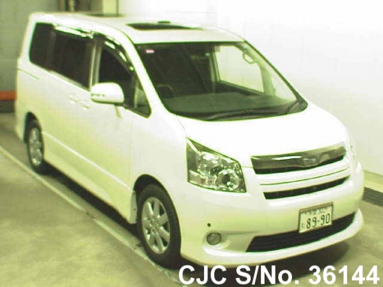 2007 Toyota / Noah Stock No. 36144
