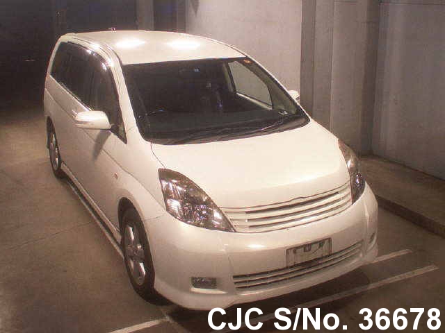 Губа toyota isis
