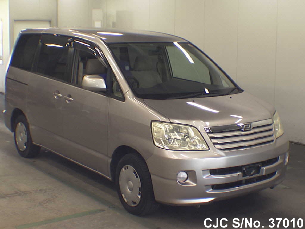 Toyota noah 2002