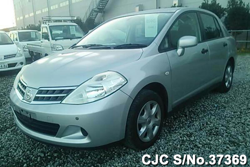 Nissan tiida latio 2010