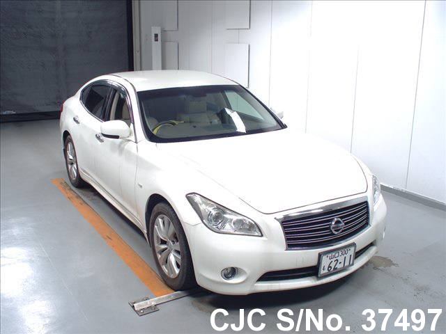 Nissan fuga 2010