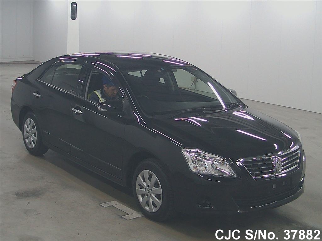 Toyota premio 2013