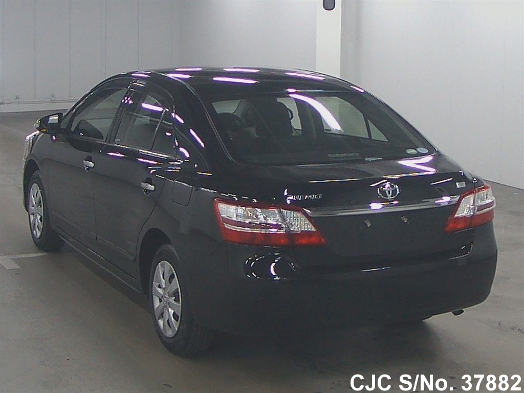 Toyota premio 2013