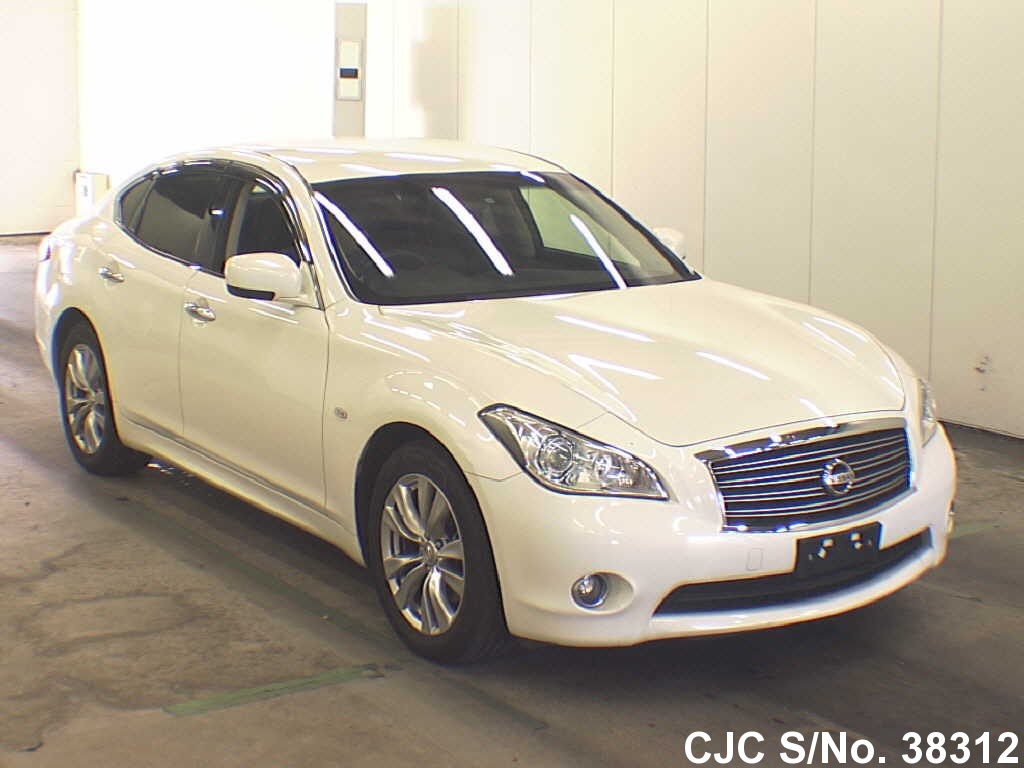 Nissan fuga 2012