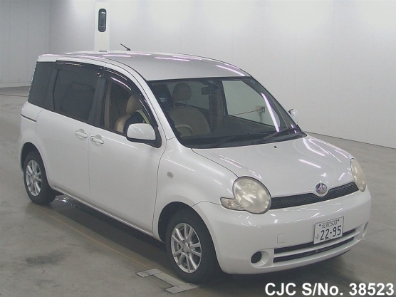 2003 Toyota / Sienta Stock No. 38523