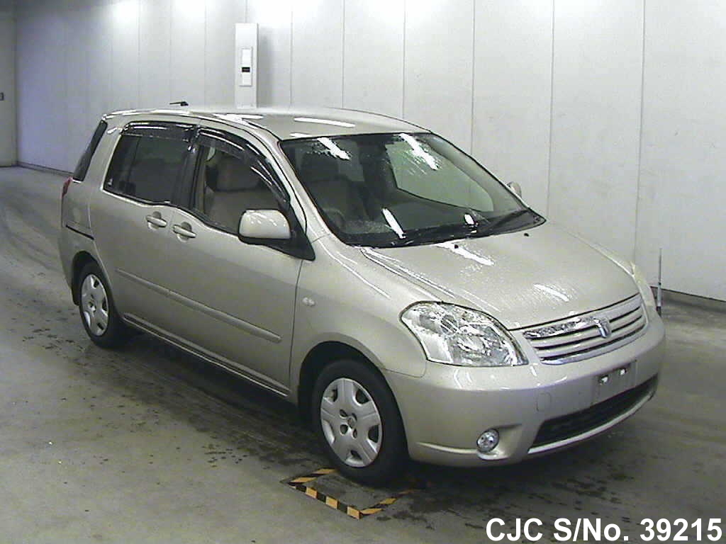 Toyota raum 2006