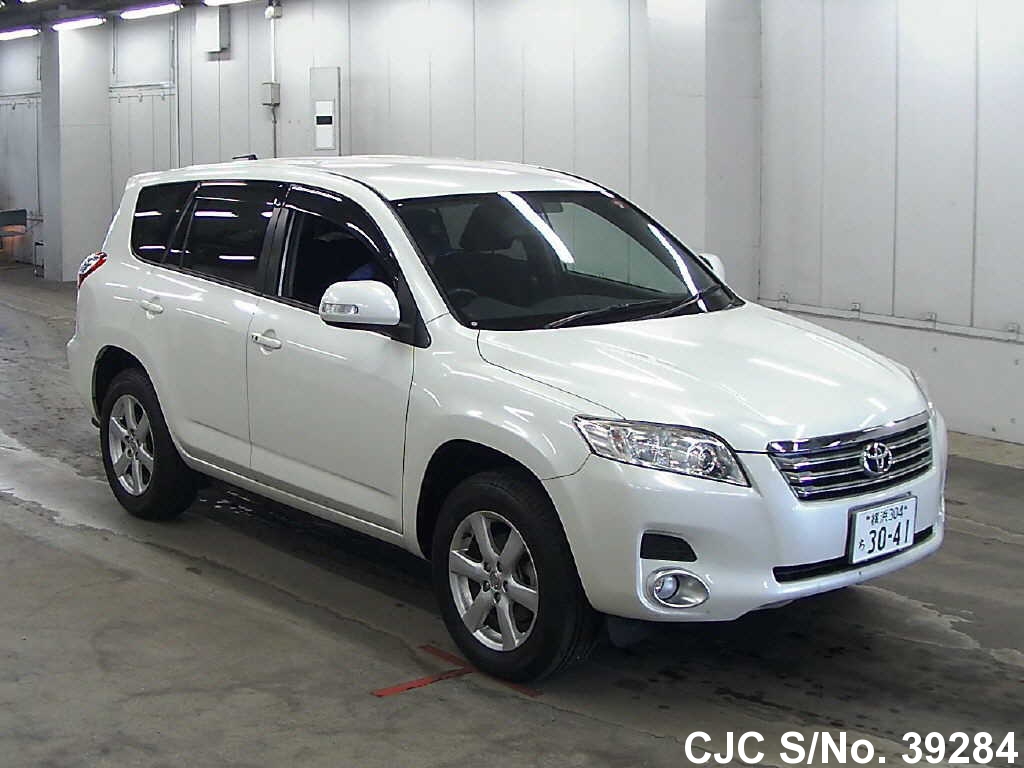 2010 Toyota Vanguard White for sale Stock No. 39284 Japanese Used