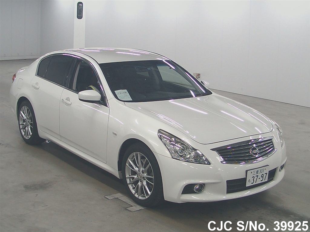 Nissan skyline 2010