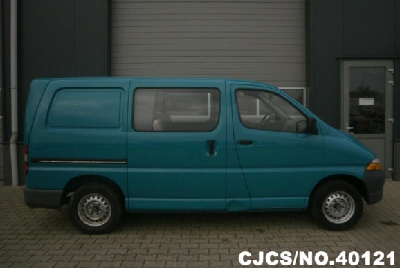 toyota hiace bus 1997 model
