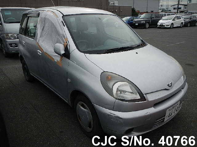 Toyota funcargo 2001