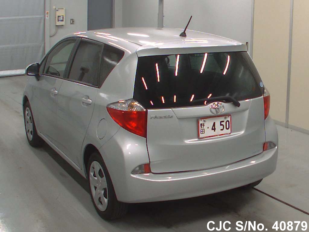 Toyota ractis 2013