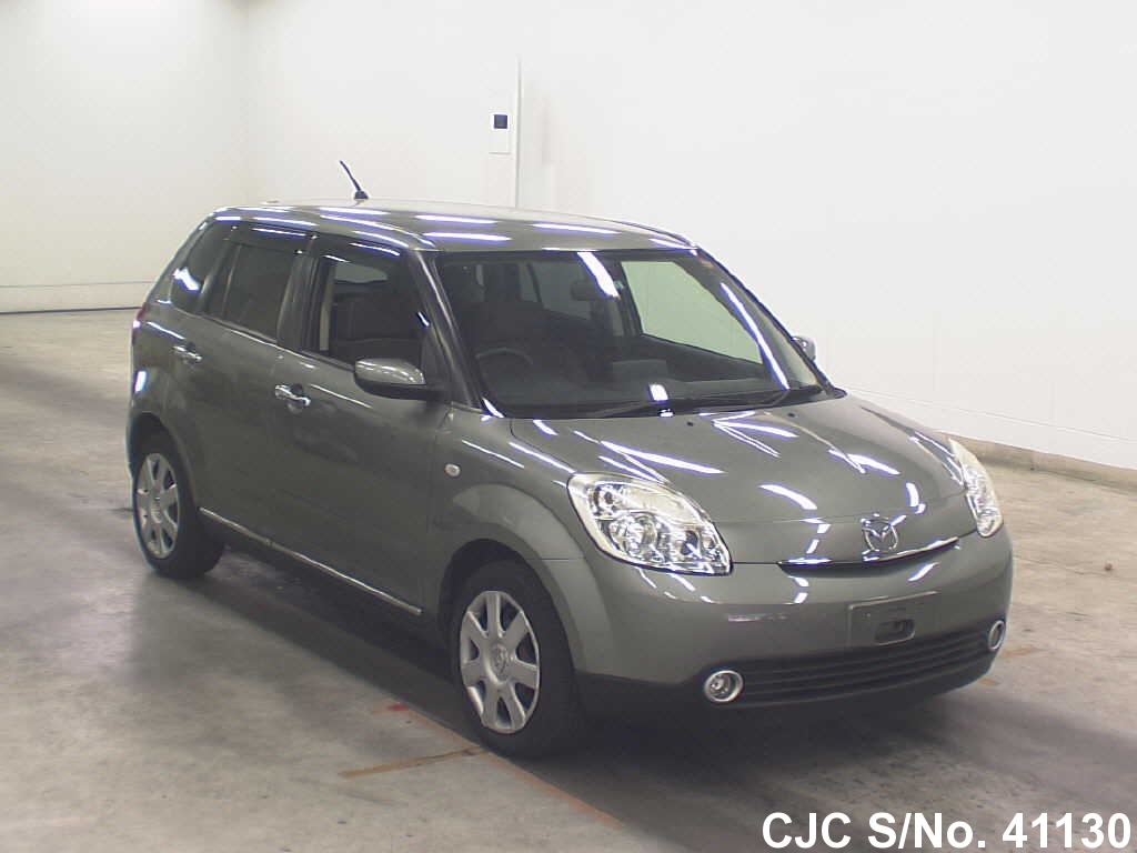 Mazda verisa 2005