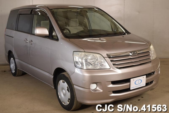 2003 Toyota / Noah Stock No. 41563