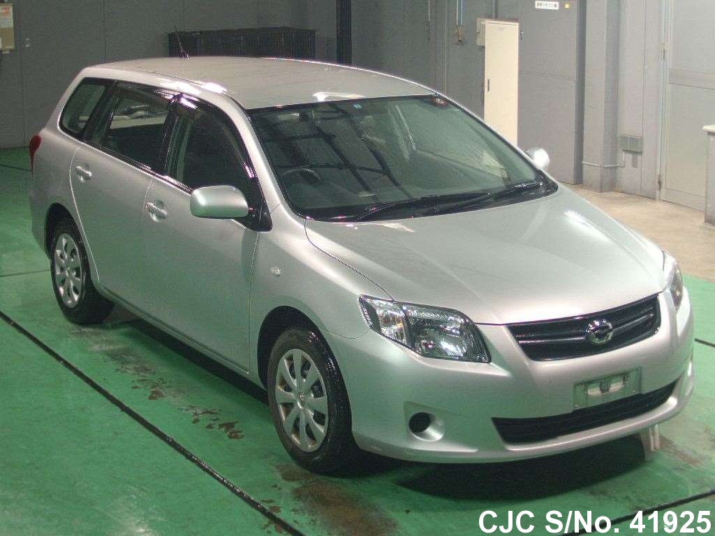 Toyota corolla fielder 2011