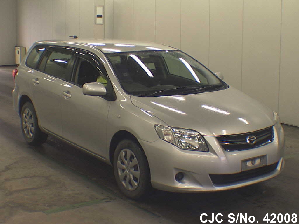 Toyota corolla fielder 2010