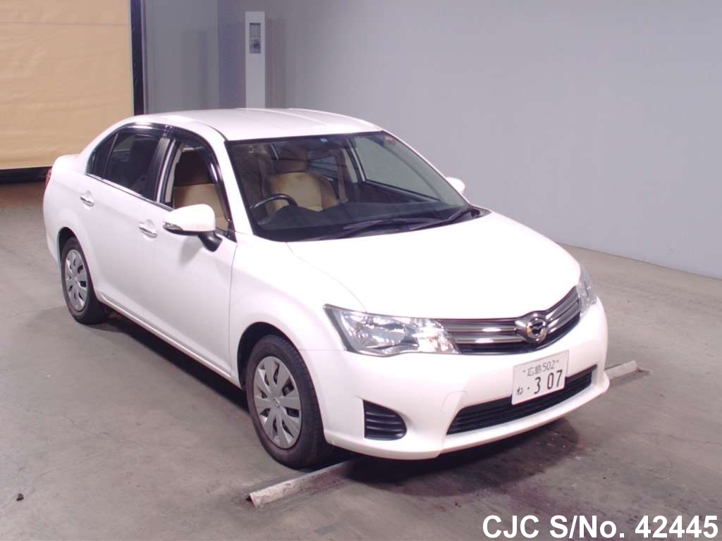 Toyota corolla axio 2012