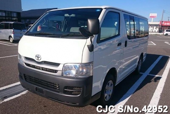 2009 Toyota / Regius Stock No. 42952