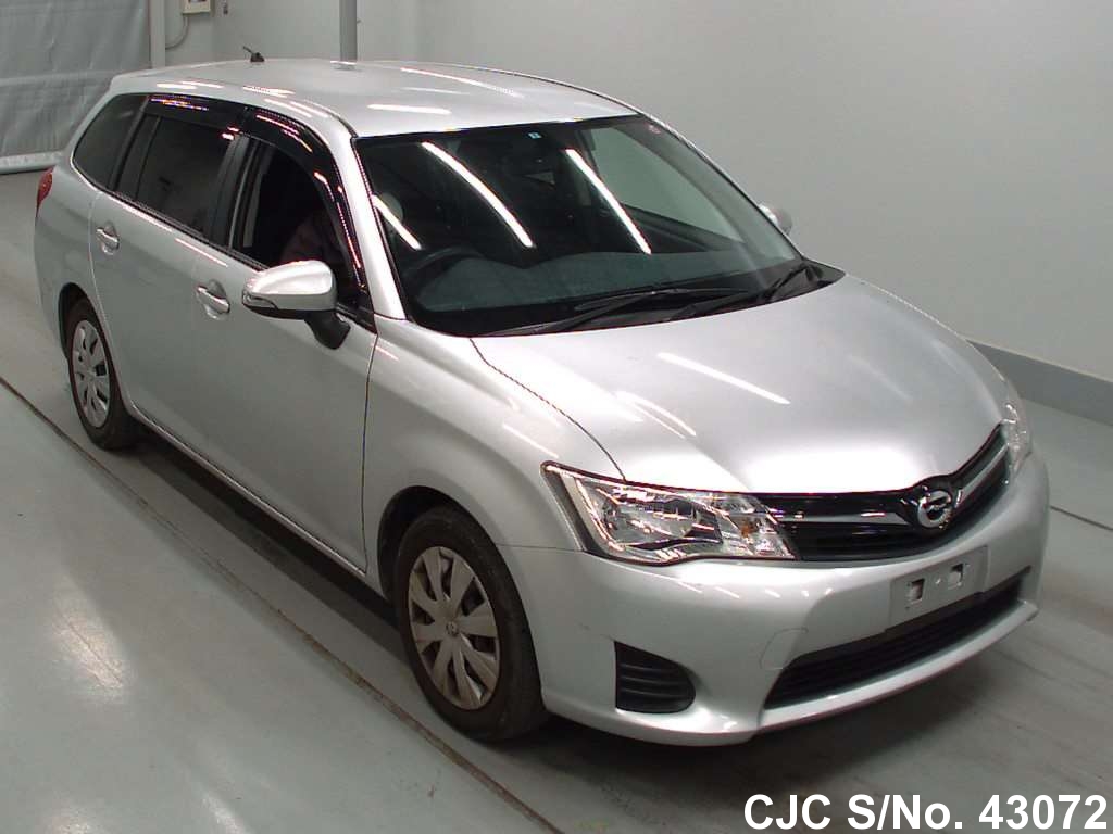 Toyota corolla fielder 2013