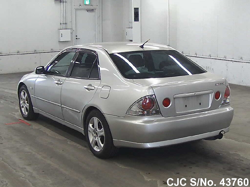 Toyota altezza 1999