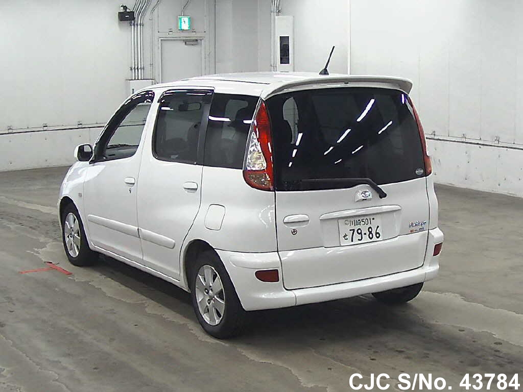 Toyota funcargo 2003