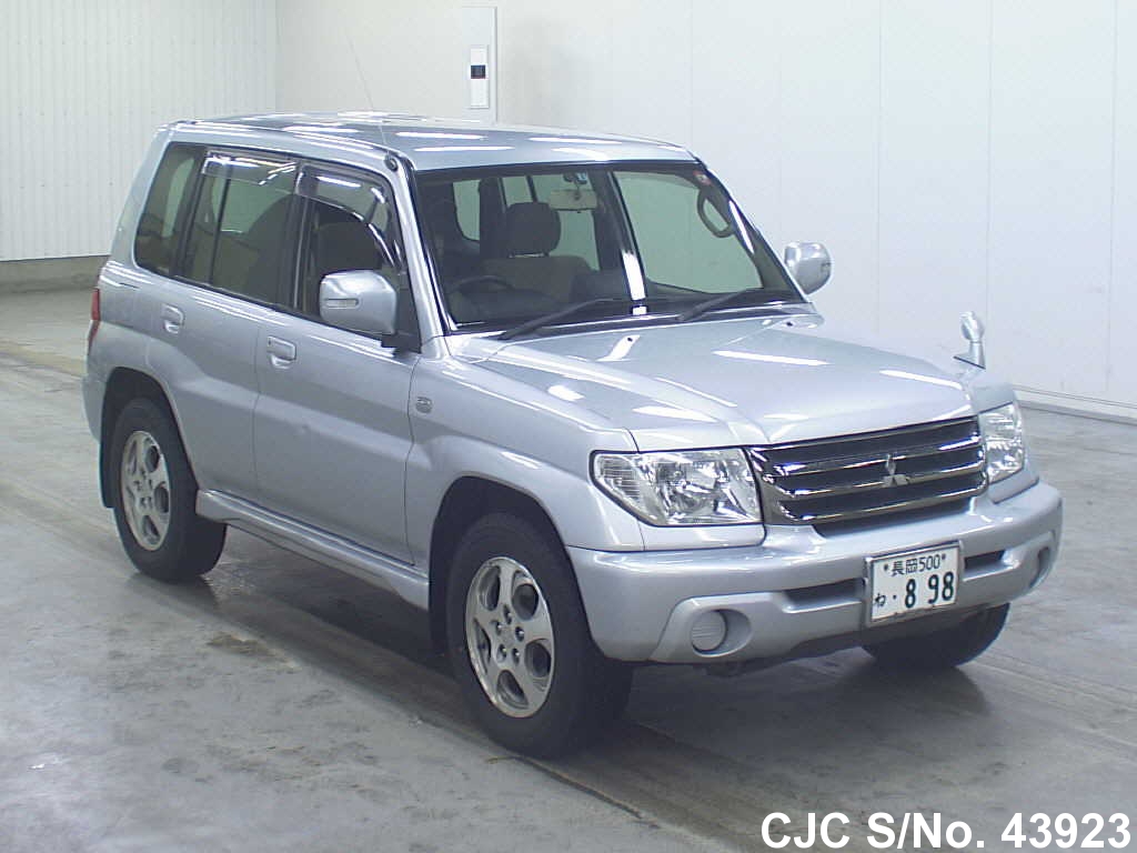 2004 Mitsubishi Pajero io Silver for sale | Stock No. 43923 | Japanese ...