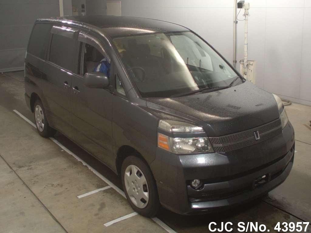 Toyota voxy 2005
