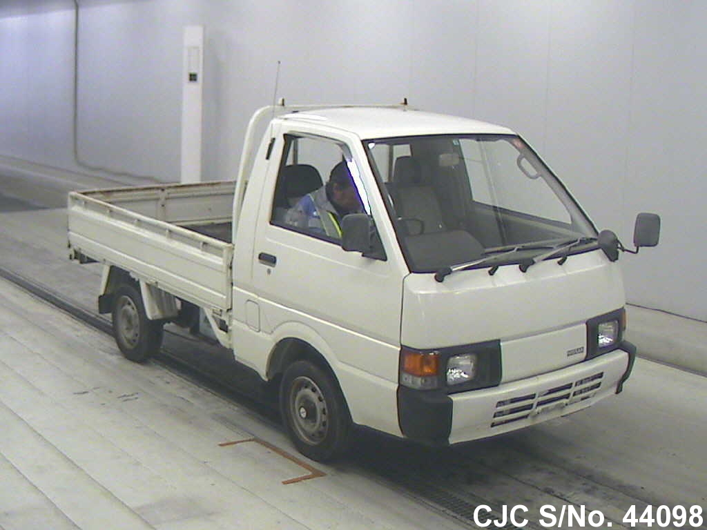 Nissan vanette van truck