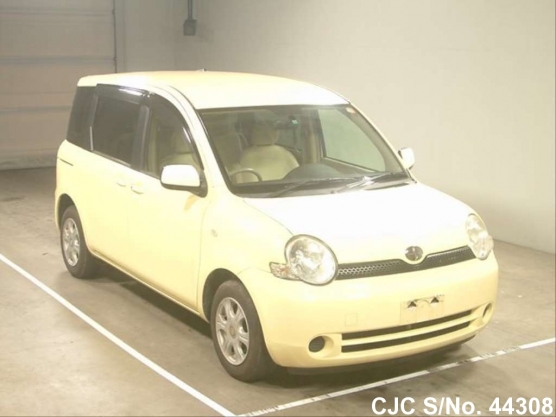 2004 Toyota / Sienta Stock No. 44308