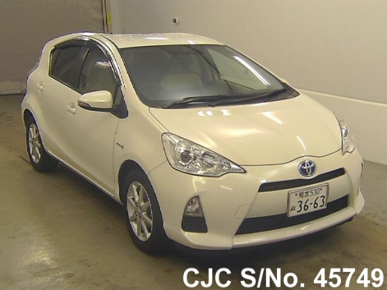 2012 Toyota / Aqua Stock No. 45749