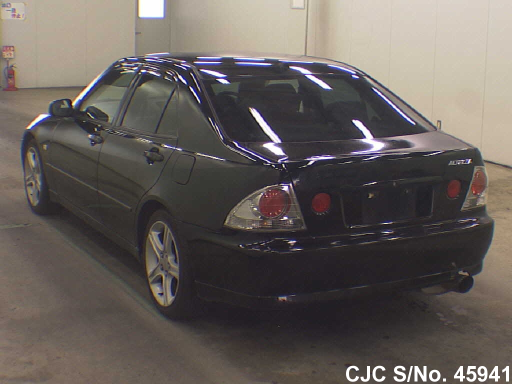 Toyota altezza stock