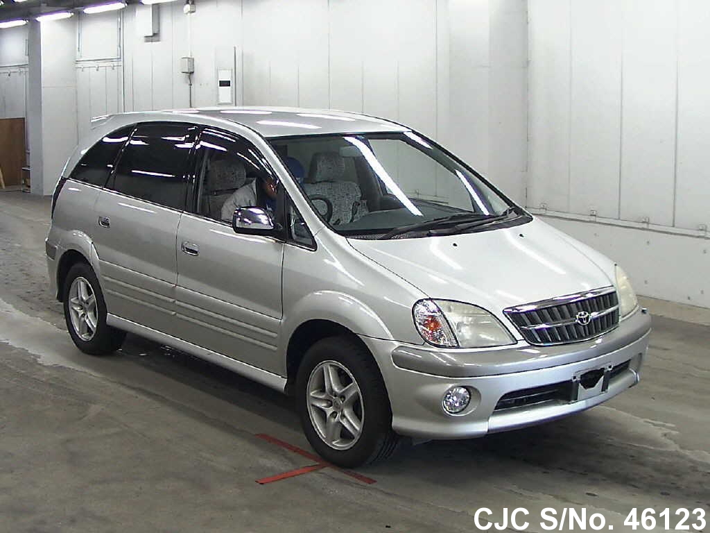 2000 toyota nadia