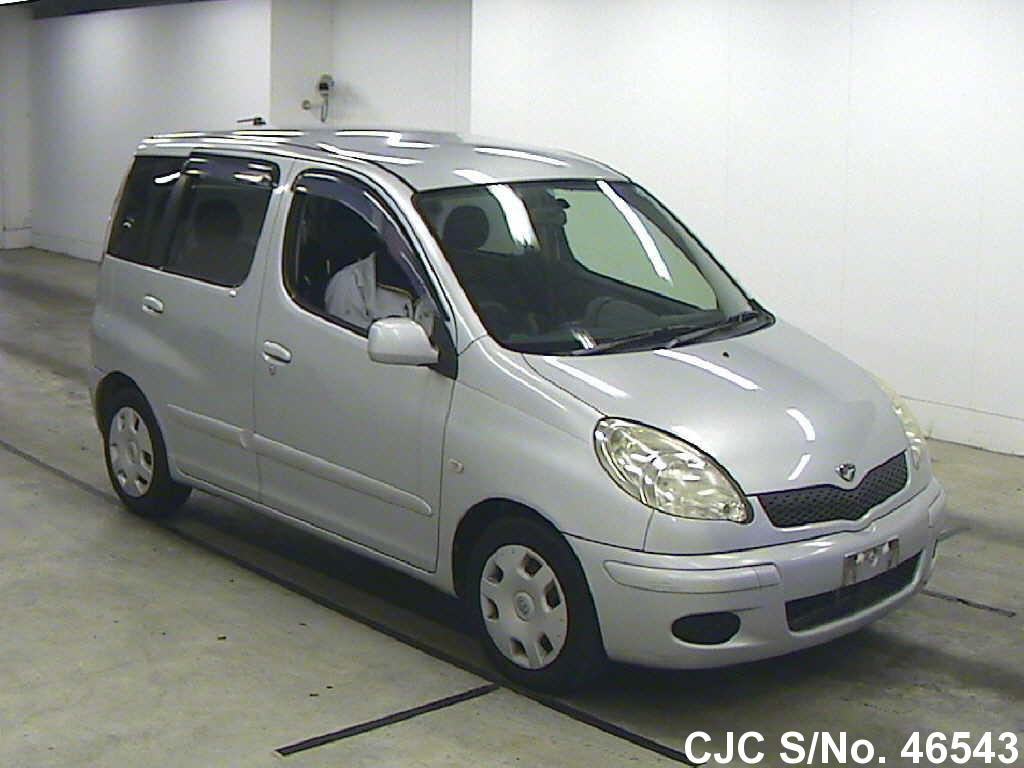 Toyota funcargo 2003