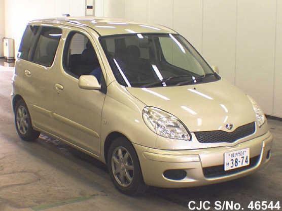 2004 Toyota / Funcargo Stock No. 46544