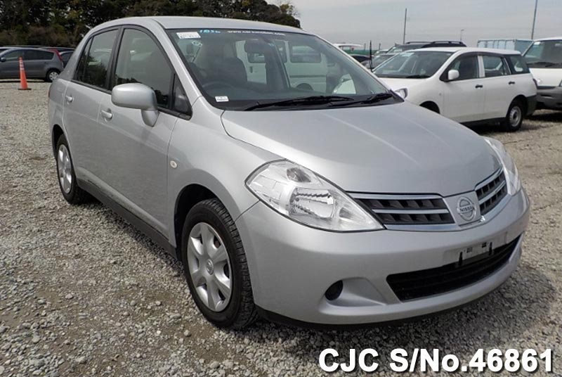 Ветровики nissan tiida latio