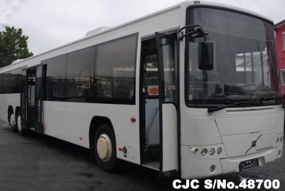 2004 Volvo / 8700 Stock No. 48700