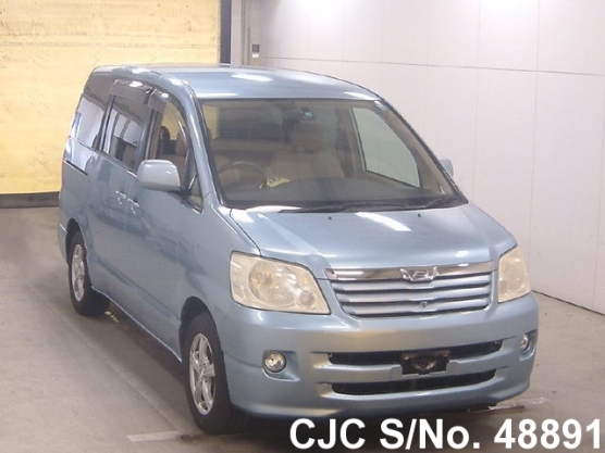 2004 Toyota / Noah Stock No. 48891