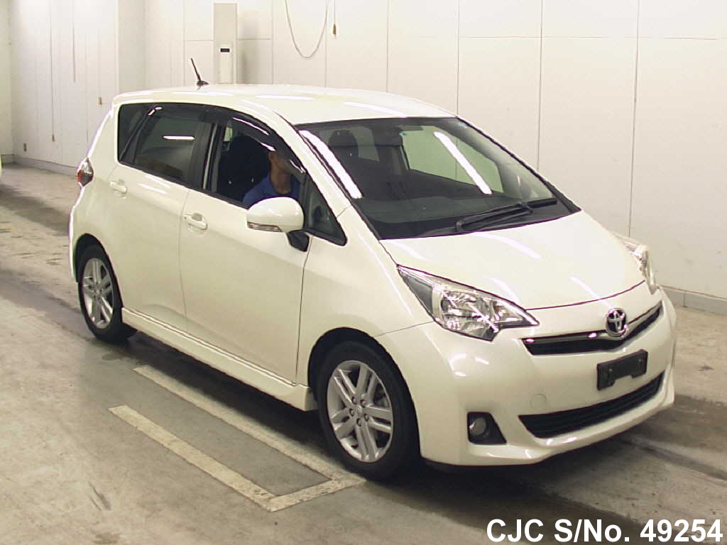 Toyota ractis расход