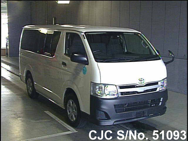 Toyota hiace 2011